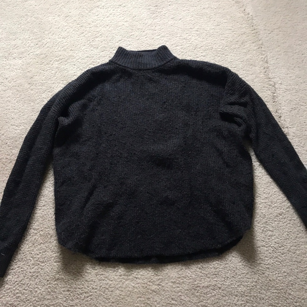 American Eagle Turle Neck